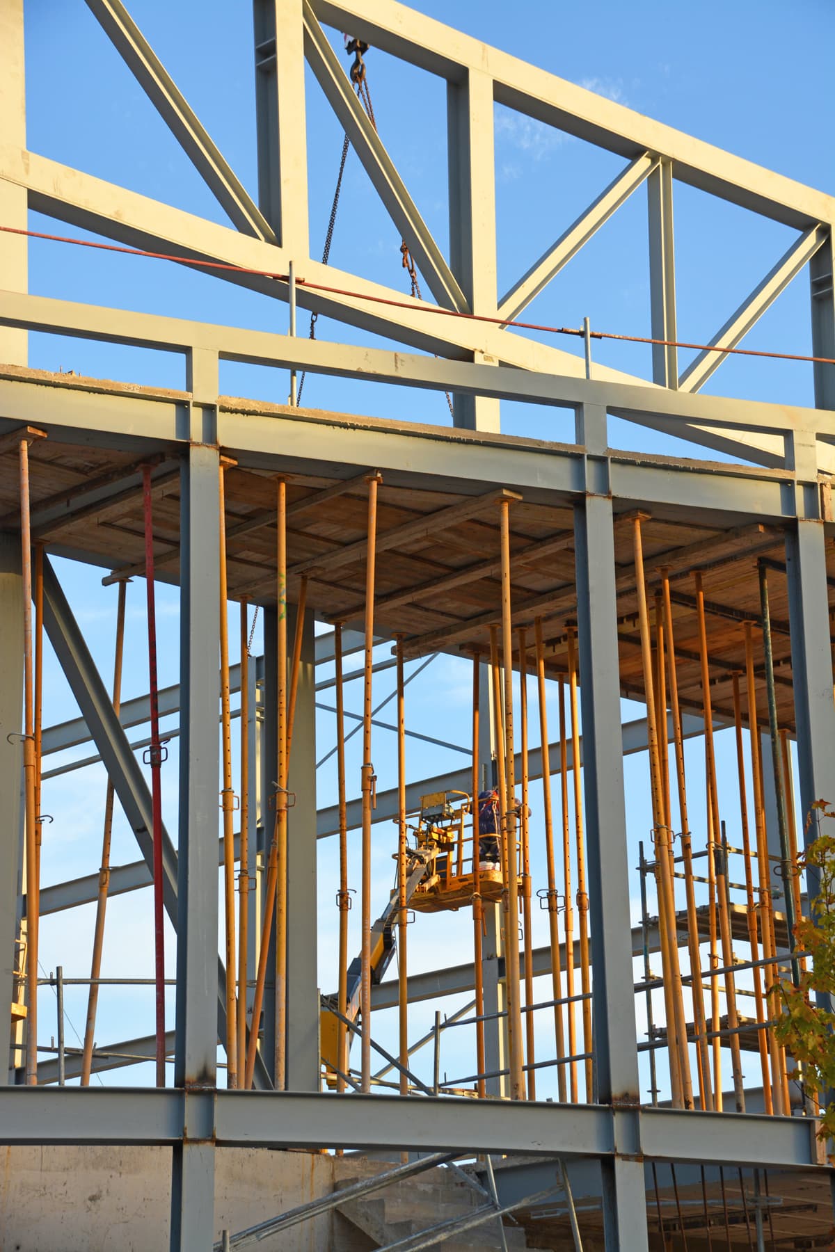 estructuras secundarias en construcciones metálicas en Ourense
